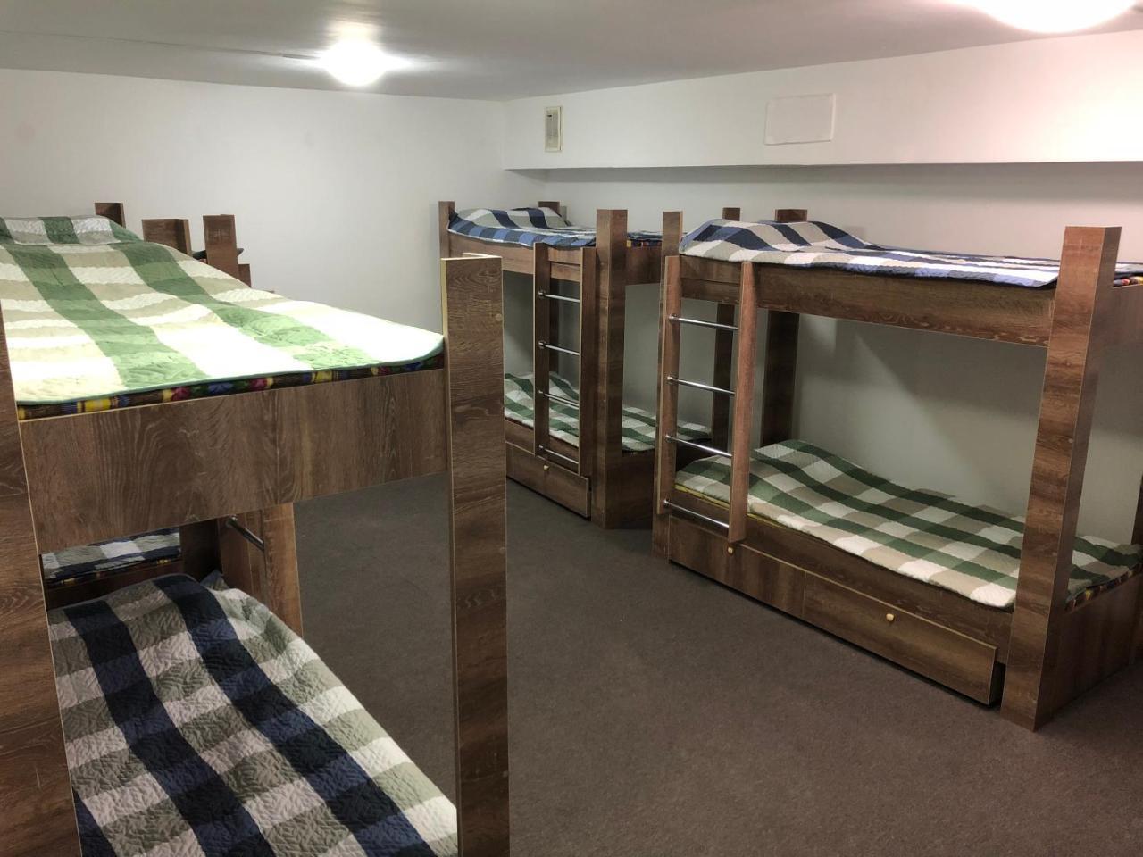 Apple City Hostel Almaty Esterno foto